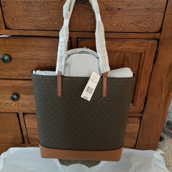 Michael Kors large Kelli tote, bag NWT - Picture 2 of 11